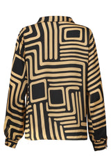 https://cdn.shopify.com/s/files/1/1007/1746/1833/files/25579-Zwart-en-Goud-Grafische-geprint-Top-met-Kraag-Black-Camel-7.webp?v=1775523982
