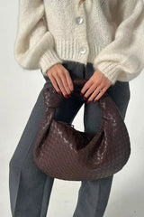 https://cdn.shopify.com/s/files/1/0925/6445/5798/files/Soera-Bag-Tasche-Large-Coffee-02_1b61855d-f732-4ff1-86d0-f1e0cd246e59.webp?v=1757441374