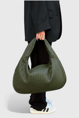 https://cdn.shopify.com/s/files/1/0925/6445/5798/files/Soera-Bag-Tasche-Large-DarkGreen-01-Photoroom_488122ee-844a-4929-8f73-7272b958503f.png?v=1757441374