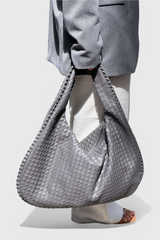 https://cdn.shopify.com/s/files/1/0925/6445/5798/files/Soera-Bag-Tasche-Large-Grey-02-Photoroom_74eae5fa-b39f-421c-94de-31d3179b771e.png?v=1757441374