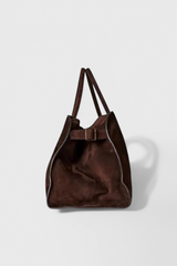 https://cdn.shopify.com/s/files/1/0925/6445/5798/files/Soera-Henna-bag-03-Photoroom_a31d298c-ac8d-4572-b5a3-78a8e3e3c5b3.png?v=1757441365