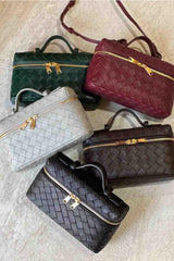 https://cdn.shopify.com/s/files/1/0925/6445/5798/files/Soera-Tara-bag-09_4f7c24a4-3e5b-4af4-90a1-1e05daccc551.jpg?v=1757441373
