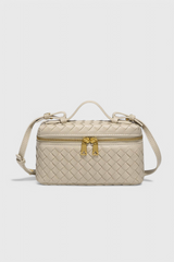 https://cdn.shopify.com/s/files/1/0925/6445/5798/files/Soera-Tara-bag-15-Photoroom_192e072e-9d24-48f8-a817-9e17fff92faa.png?v=1757441379