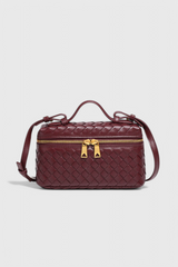 https://cdn.shopify.com/s/files/1/0925/6445/5798/files/Soera-Tara-bag-20-Photoroom_d2e214b9-7030-4834-b832-9256892a4ff1.png?v=1757441379
