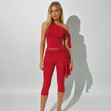 Conjunto Odessa™ Blusa de Un Hombro y Pantalón Capri Elegante