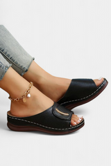 Inela - Sandalias Ortopédicas con Diseño Perforado y Plantilla Acolchada