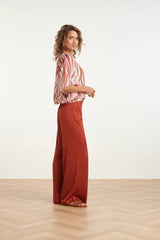 https://cdn.shopify.com/s/files/1/1007/1746/1833/files/imgi_126_Wijde-Top-Met-Roze-Zebra-Style-Print-Brique-Old-Pink-5.jpg?v=1775566313