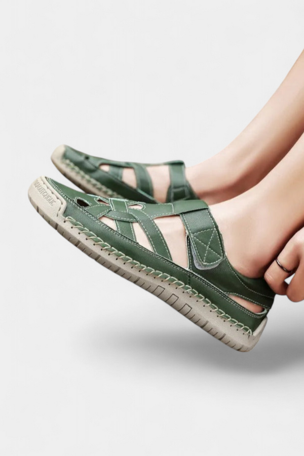 Kaila - Sandalias Ergonómicas de Cuero Sintético con Corte Lateral