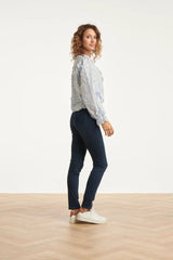 https://cdn.shopify.com/s/files/1/1007/1746/1833/files/imgi_50_25624-Dames3d-Bloemenprint-Top-Met-V-Hals-Light-Blue-4.jpg?v=1775348046