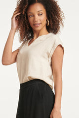 https://cdn.shopify.com/s/files/1/1007/1746/1833/files/imgi_52_24086-Top-Met-V-HalsOmslagmouwen-sand-4.jpg?v=1775348941