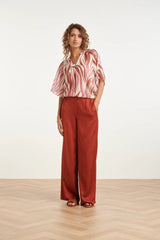 https://cdn.shopify.com/s/files/1/1007/1746/1833/files/imgi_53_Wijde-Top-Met-Roze-Zebra-Style-Print-Brique-Old-Pink-3.jpg?v=1775566295