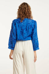 https://cdn.shopify.com/s/files/1/1007/1746/1833/files/imgi_54_25138-Cobalt-3D-Bloemen-Blouse-Cobalt-6.jpg?v=1775404184