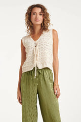https://cdn.shopify.com/s/files/1/1007/1746/1833/files/imgi_59_Gebreide-Top-Met-Trendy-Vetersluiting-Off-White-2.jpg?v=1775569534