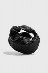 https://cdn.shopify.com/s/files/1/0925/6445/5798/files/soera-woven-bag-mini-black-01-Photoroom_4f435eaf-a971-4667-b1ee-31dc61ebc480.png?v=1757441373
